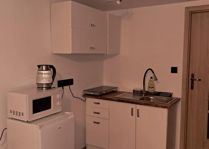 Goscinne Kurza Zagroda 2 Еленя-Гура